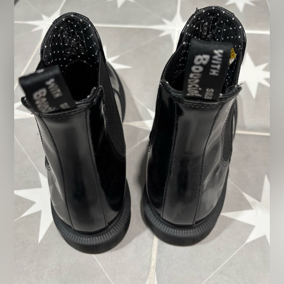 Dr. Martens Flora Sleek Black Chelsea Ankle Boots Brand New Sz 7 Leather - Picture 8 of 13